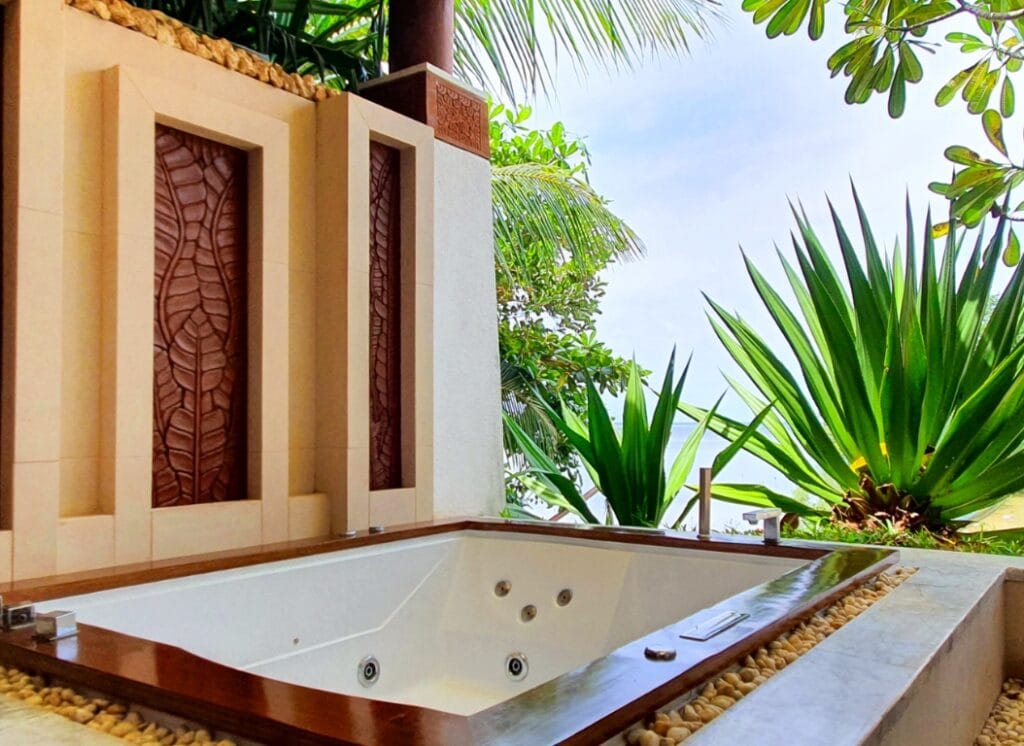 Outdoor Bathtub